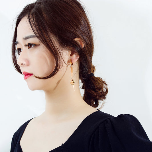 Rockyu レディースピアス ピンクゴールド 蝶モチーフ ロングチェーン スティックデザイン 揺れる 軽量 アレルギー対応