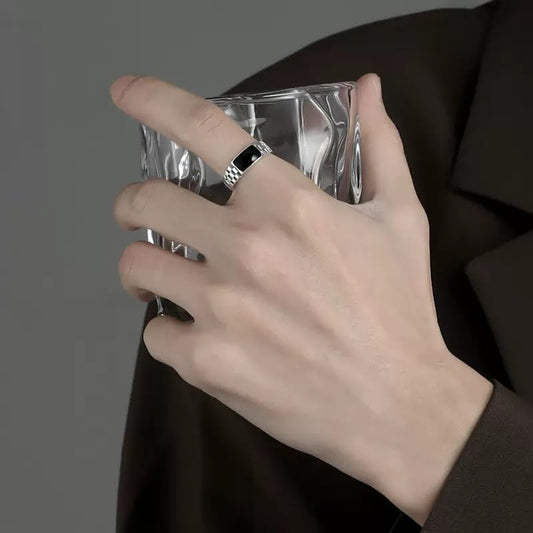 Rockyu 指輪 メンズ シルバー925 チェッカーデザイン ブラックオニキス調 フリーサイズリング おしゃれ シンプル モダンデザイン