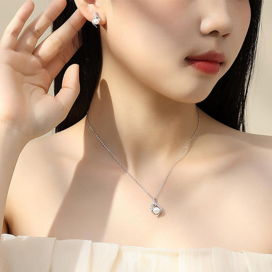 Rockyu ピアス レディース シルバー925 真珠 羽モチーフ スタッド プラチナカラー アレルギー対応