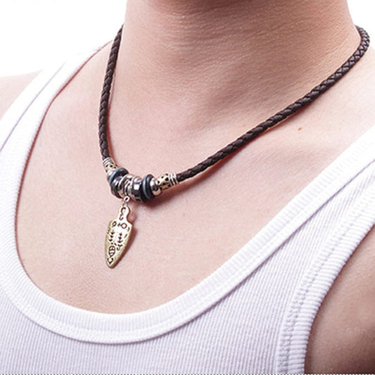 Rockyu ネックレス メンズ レザー 古剣チャーム 民族風 魔除け お守りアクセサリー