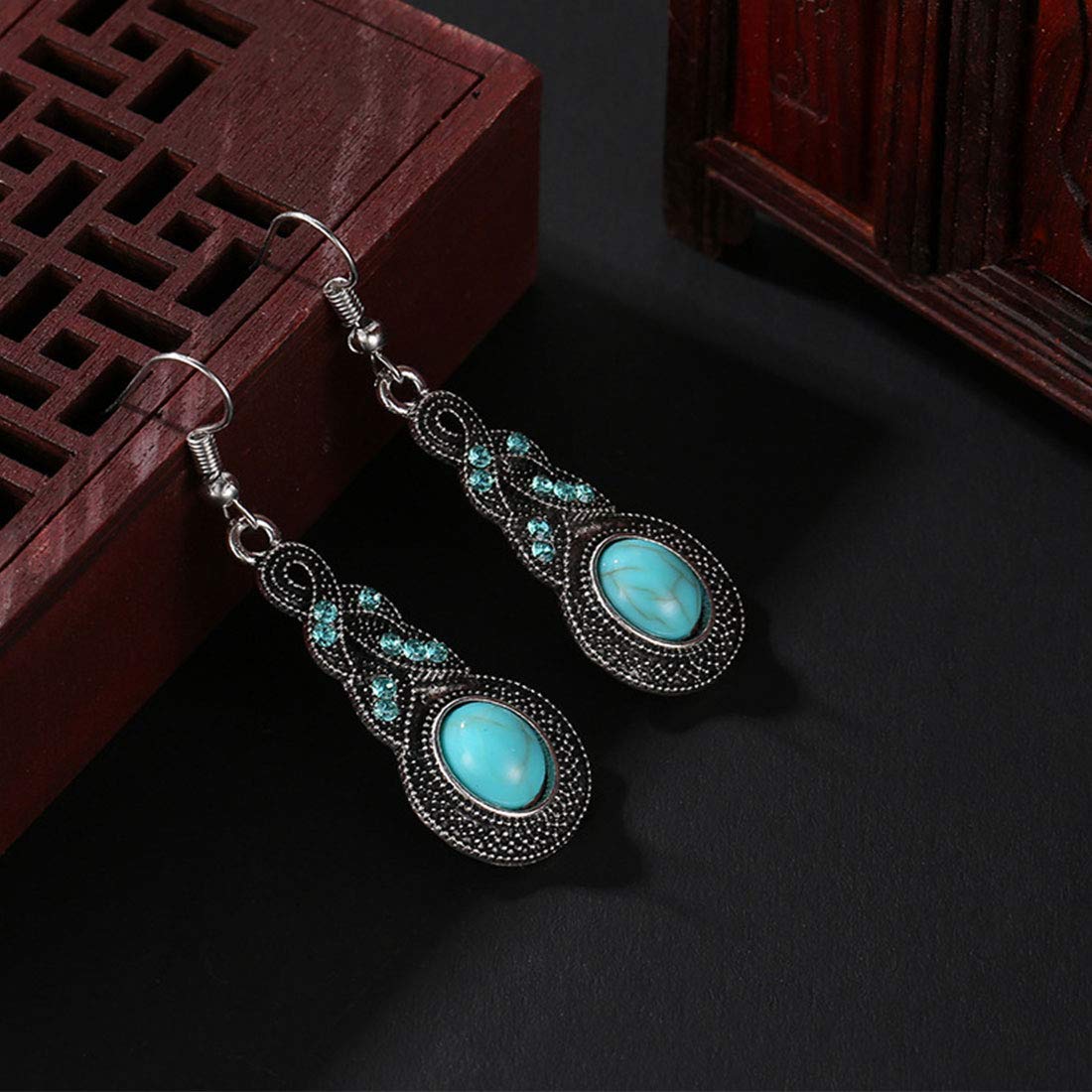 Rockyu ピアス レディース ターコイズ 雫型 揺れる 緑松石 両耳用 アクセサリー