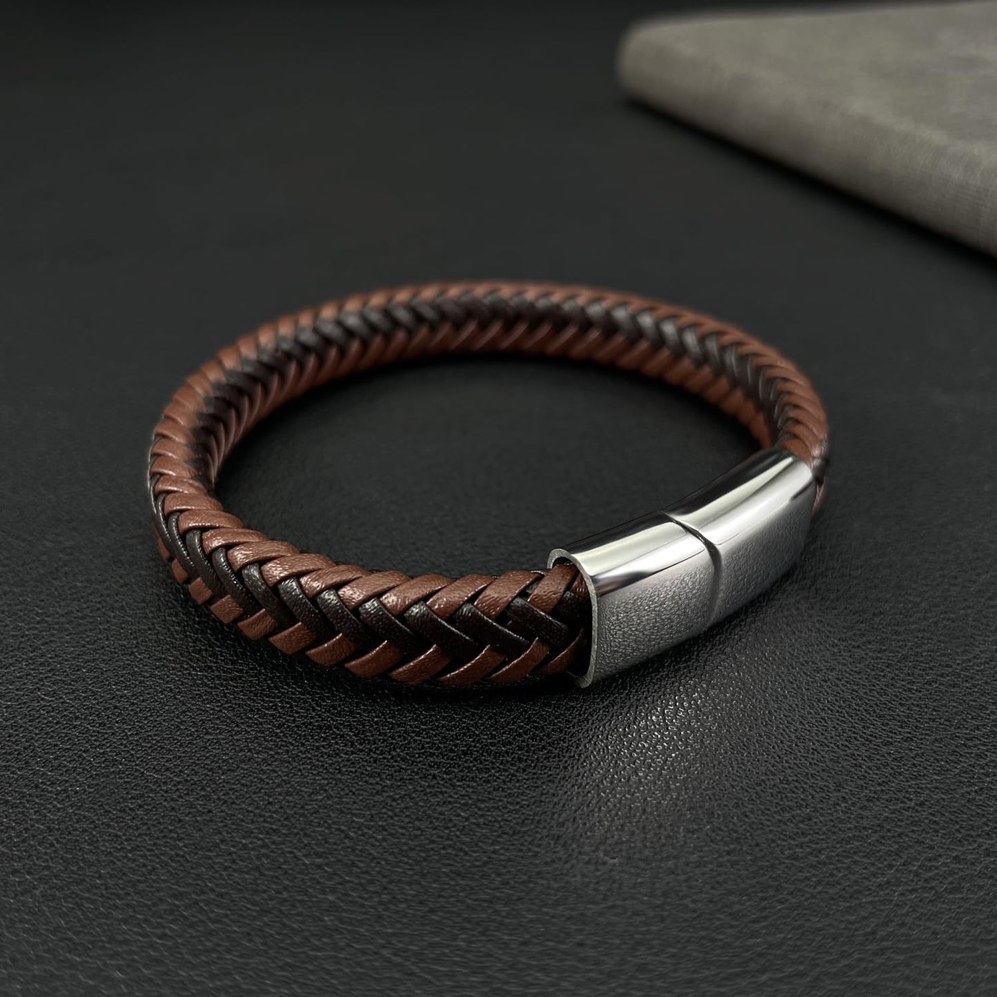 Rockyu ブラウン編み込みレザーブレスレット メンズ マグネット式