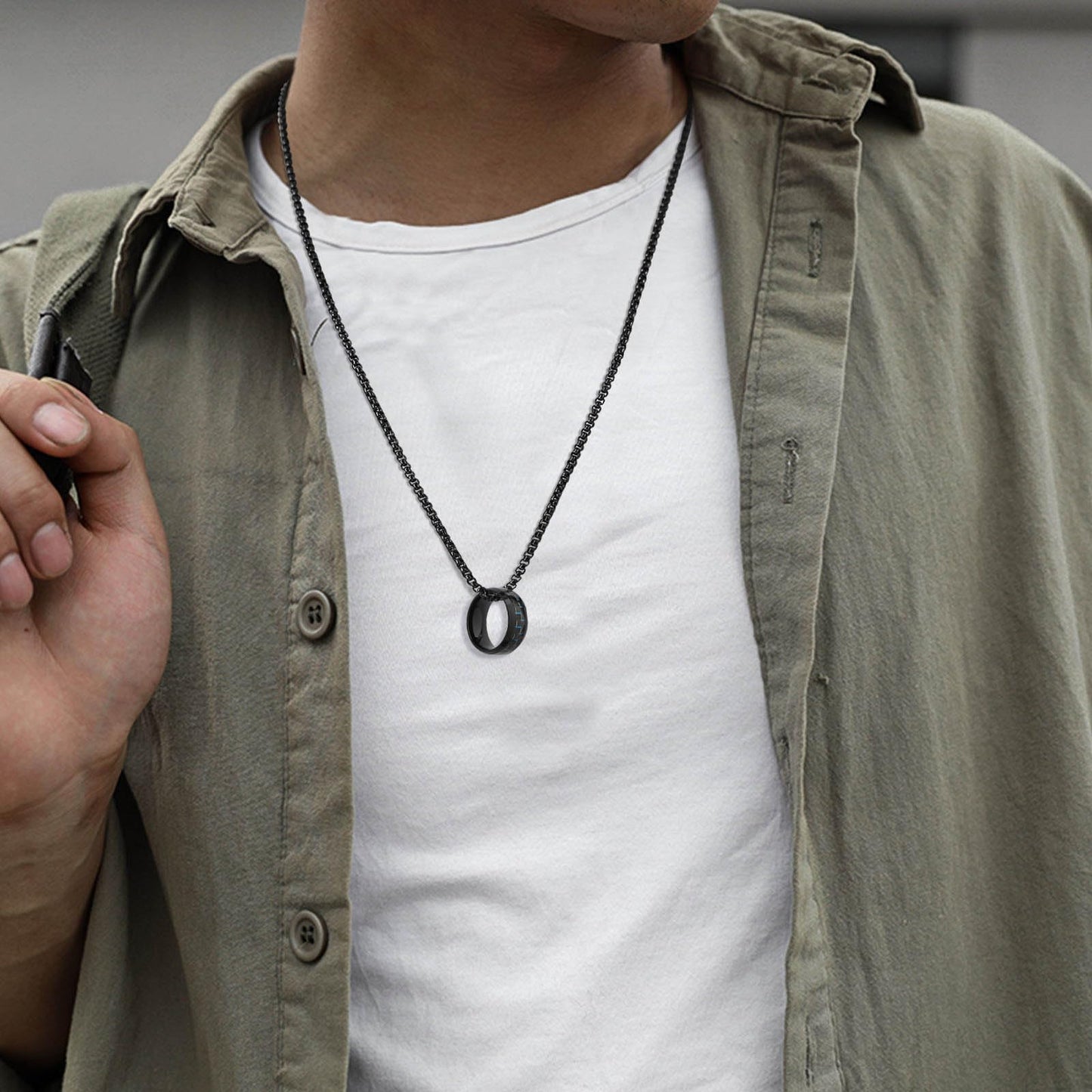 Rockyu ネックレス メンズ リングペンダント 幅広 ステンレス カーボンファイバー ブラック 60cm チェーン