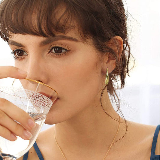 Rockyu フープピアス レディース ゴールド&シルバー 雫モチーフ 大ぶり 揺れる モダンデザイン 結婚式 パーティー