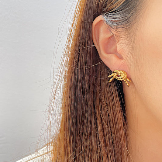 Rockyu ピアス レディース 18金 ブランド 片耳 ゴールド 麻花 交差点 結びピアス ステンレス セカンドピアス 金属アレルギー対応 つけっぱなし ファッション バレンタインデー プレゼント アクセサリー