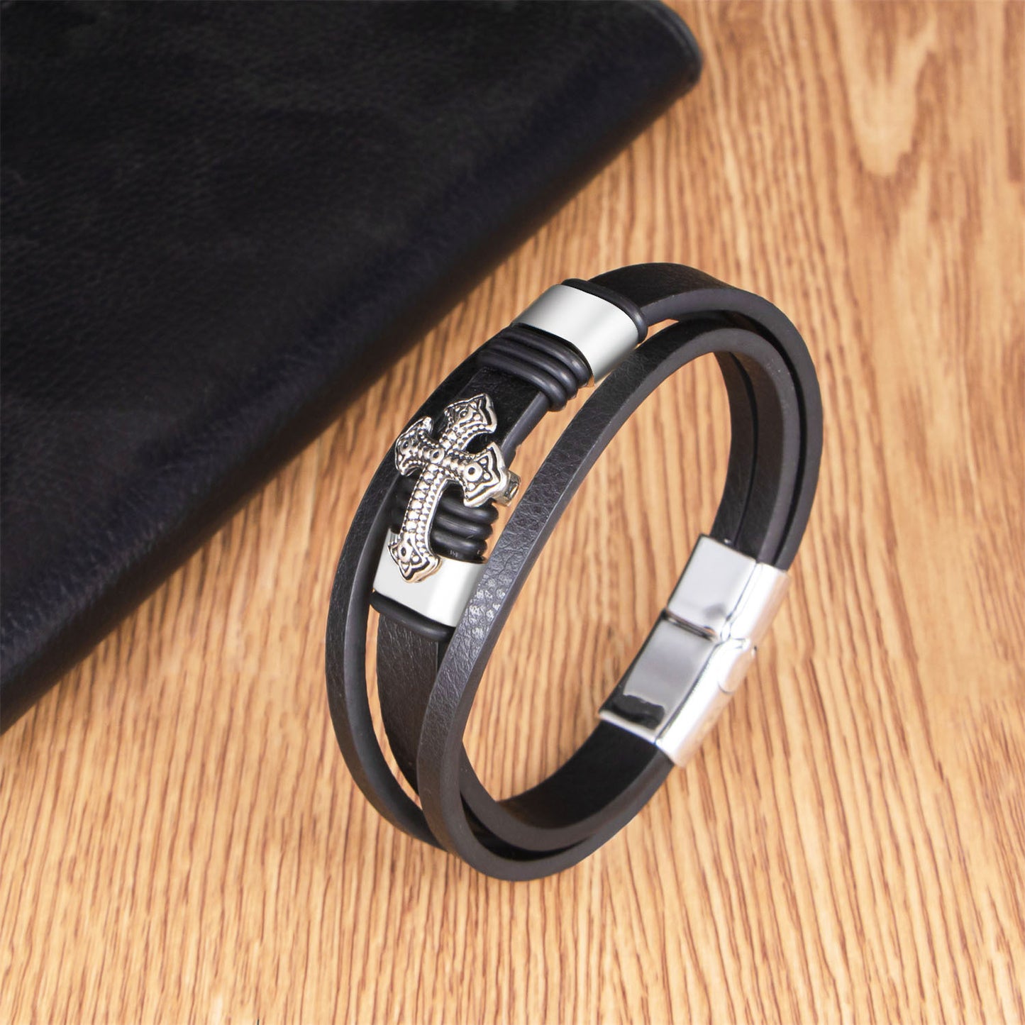 Rockyu メンズ ブレスレット 本革 ブラックレザー 多層 三連 ステンレス クロス 十字架 ブレスレット