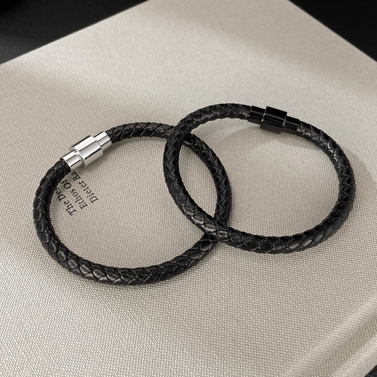 Rockyu ブレスレット メンズ レザー編み込み ステンレス留め具 シンプル おしゃれ ブラックバングル