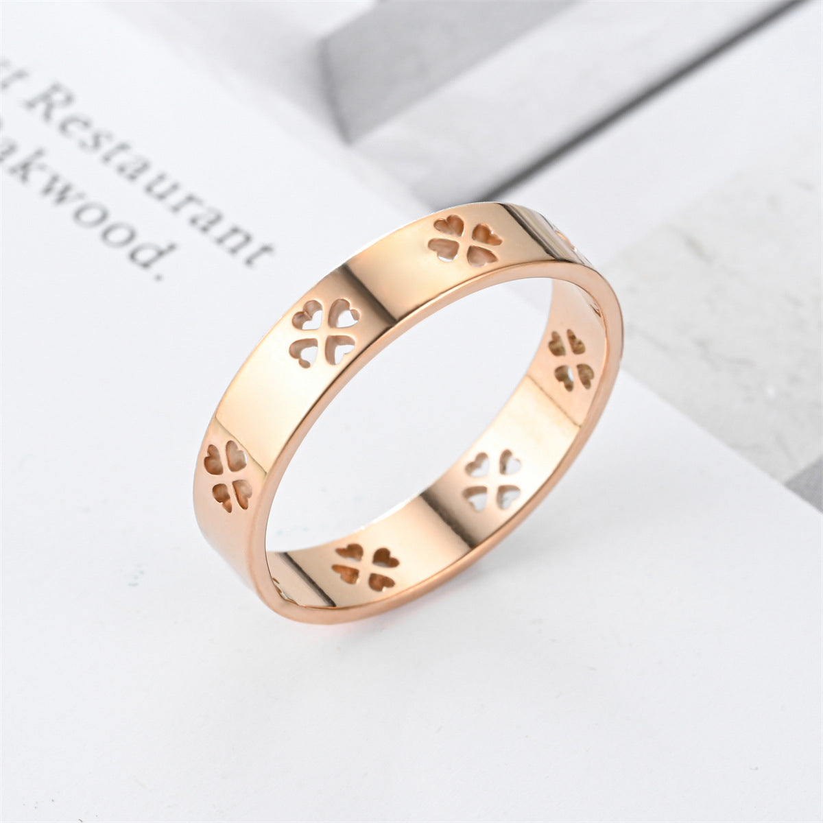 Rockyu レディースリング ハートクローバー柄 ピンクゴールド 4mm ステンレス製