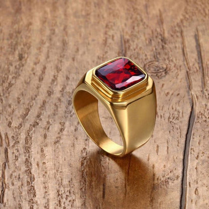 ルビーインパクト メンズ印台リング｜ステンレス×ゴールド・ブラック仕上げ 高級感と重厚感が際立つ存在感抜群の指輪