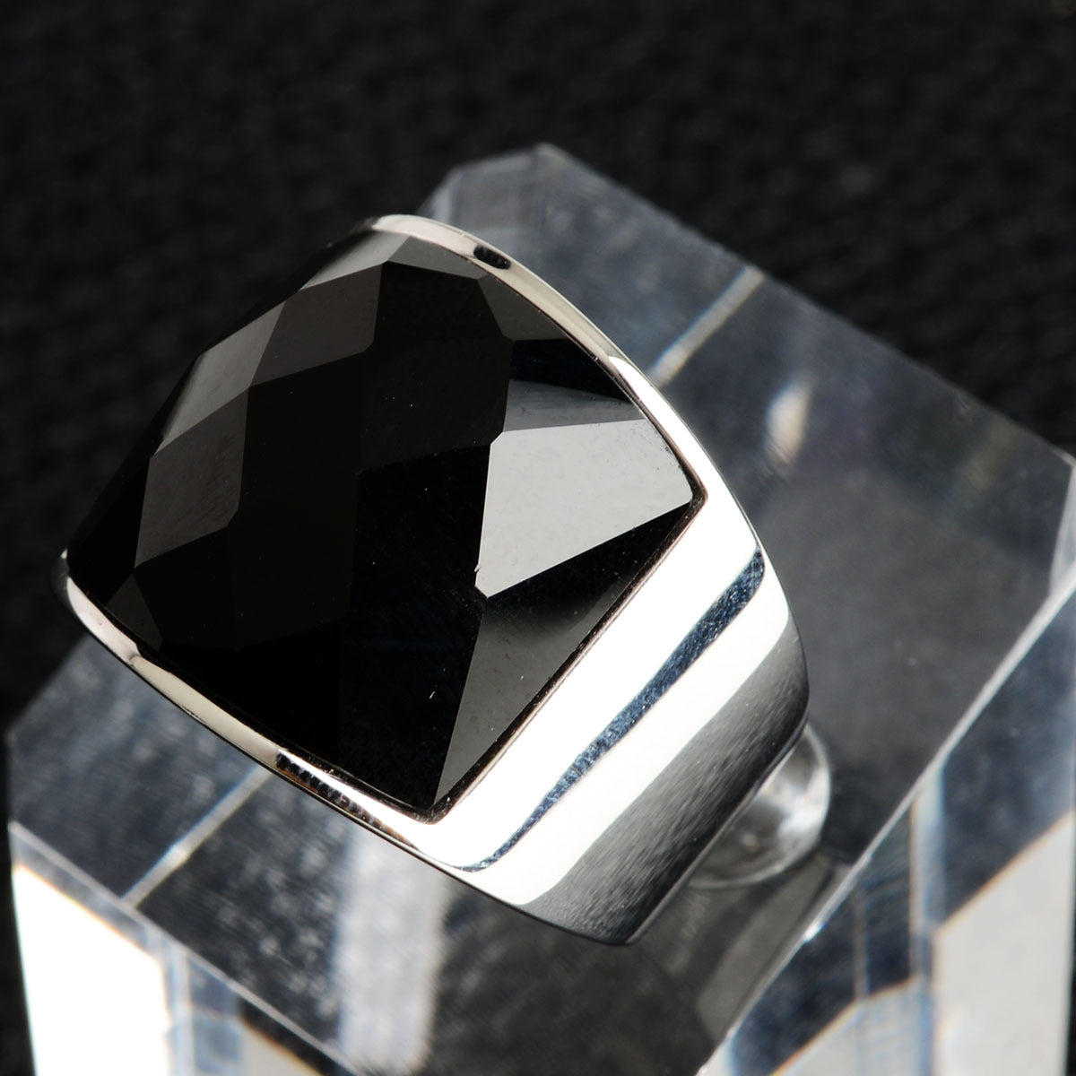 ワイドストーン印台リング｜Rockyu ステンレス製 メンズ＆ユニセックス ファッションリング 多彩な煌めきで個性を演出