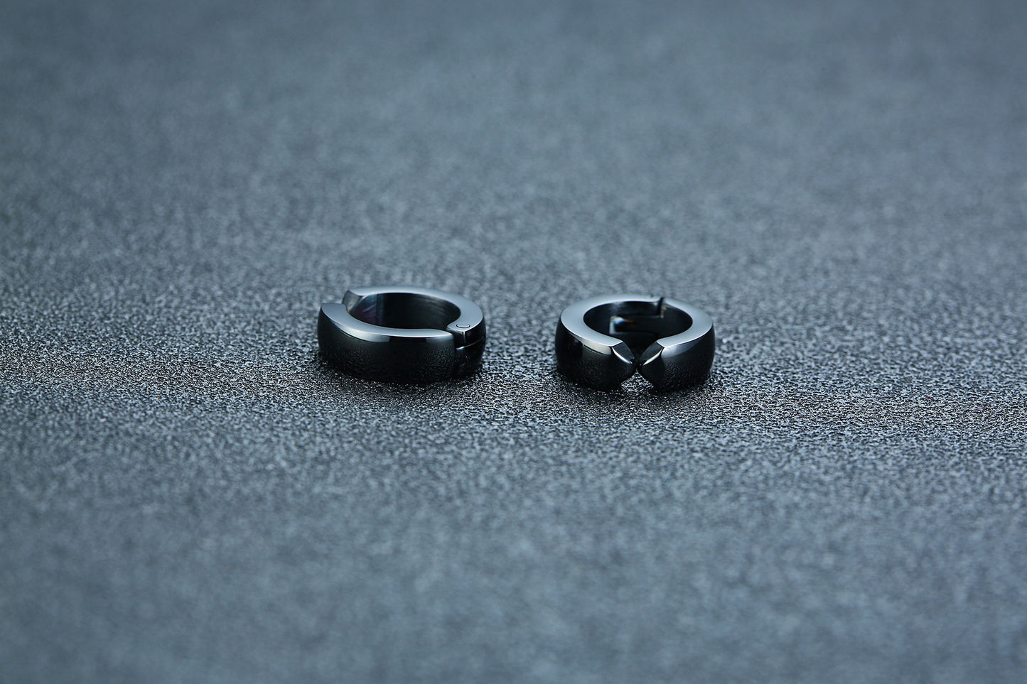 Rockyu メンズレディース兼用 フープピアス ステンレス製 シンプルデザイン 金属アレルギー対応 ブラック ゴールド シルバー