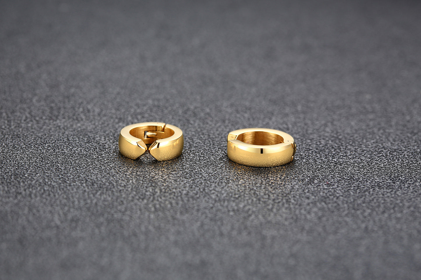 Rockyu メンズレディース兼用 フープピアス ステンレス製 シンプルデザイン 金属アレルギー対応 ブラック ゴールド シルバー