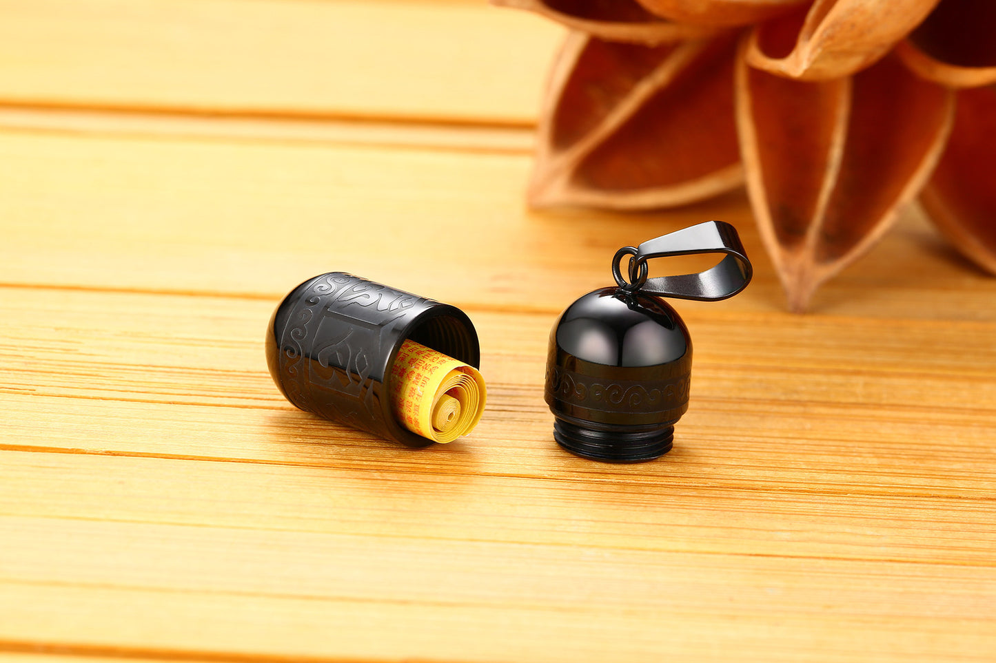 Rockyu メンズネックレス 呪文刻印 円柱型ホイッスルペンダント ステンレス製 遺骨収納 御守ジュエリー