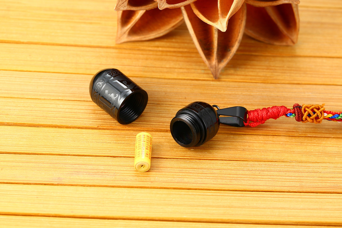 Rockyu メンズネックレス 呪文刻印 円柱型ホイッスルペンダント ステンレス製 遺骨収納 御守ジュエリー