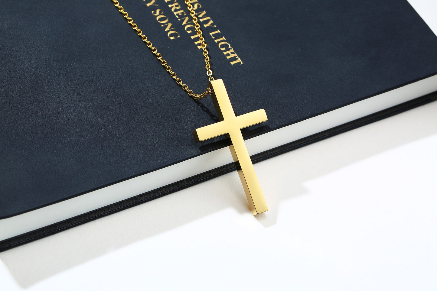Rockyu チタン クロスネックレス メンズ ゴールド 十字架ペンダント 金属アレルギー対応 54mm×30mm