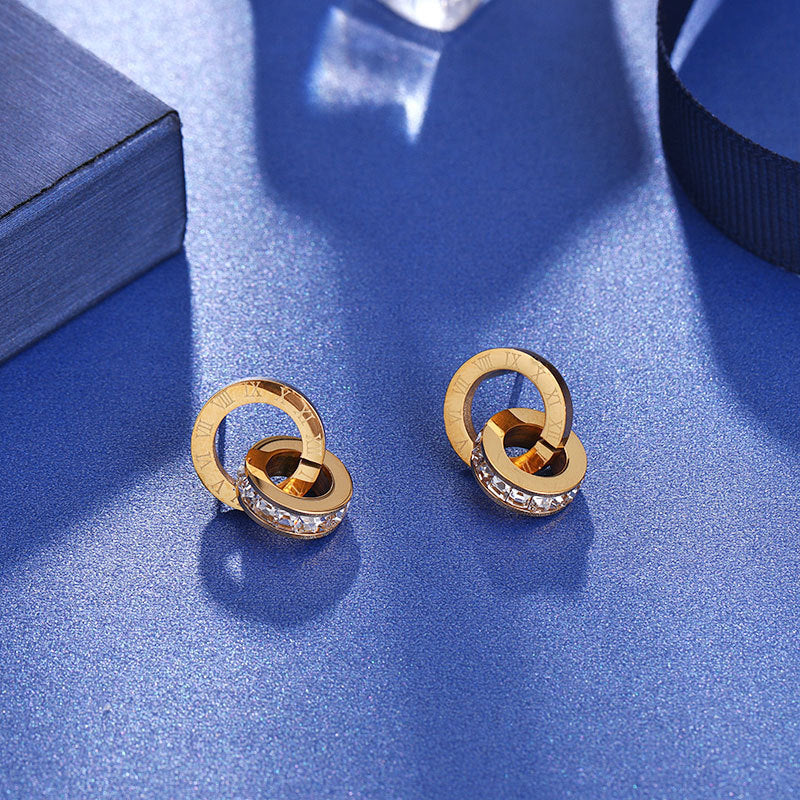 Rockyu ピンクゴールド チタン製ローマ数字ピアス CZダイヤ 両耳セット レディース