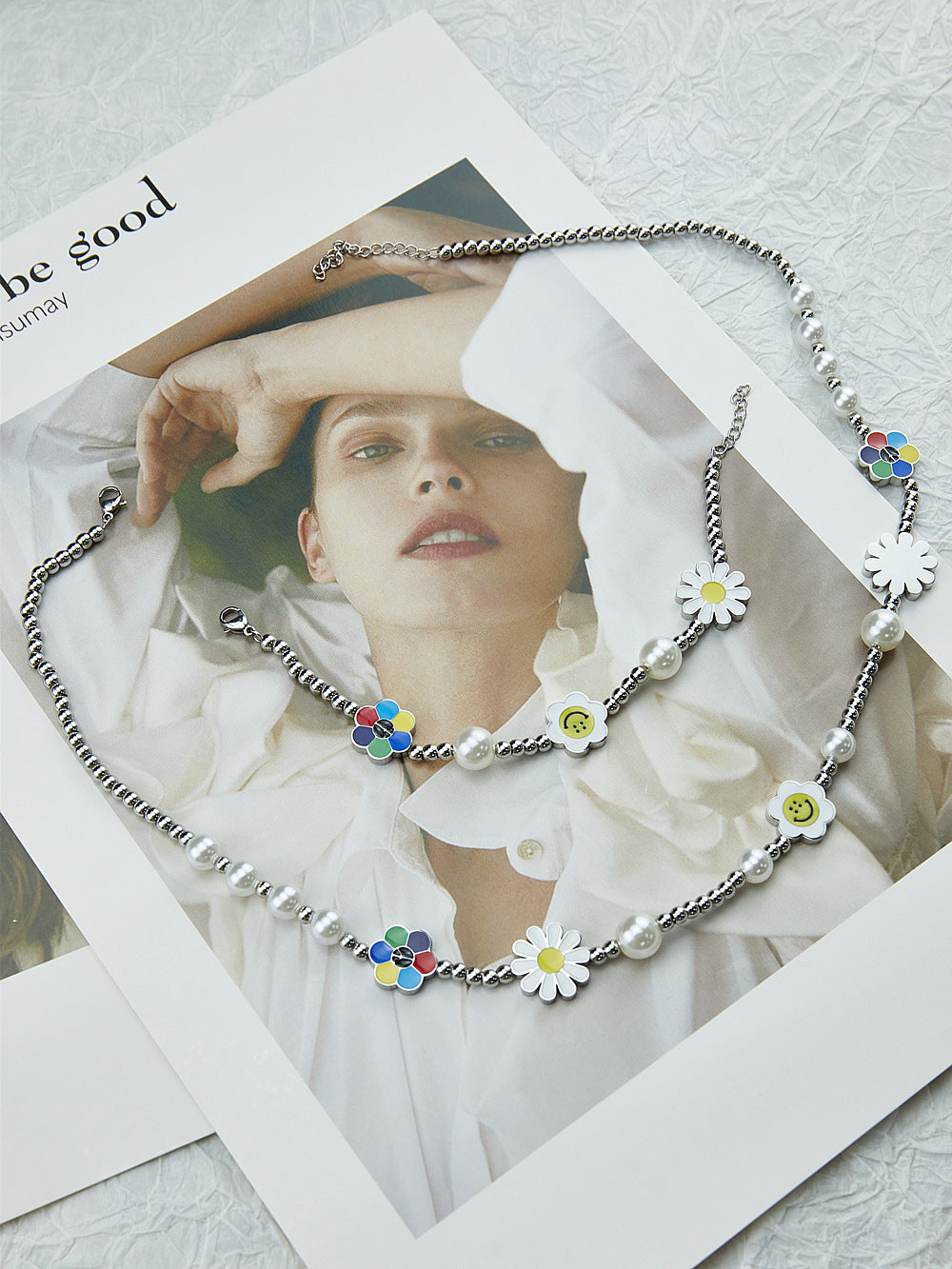 Rockyu ネックレス メンズ ホワイト｜スマイル×パール×花モチーフ 真珠風デザイン チタンチェーン
