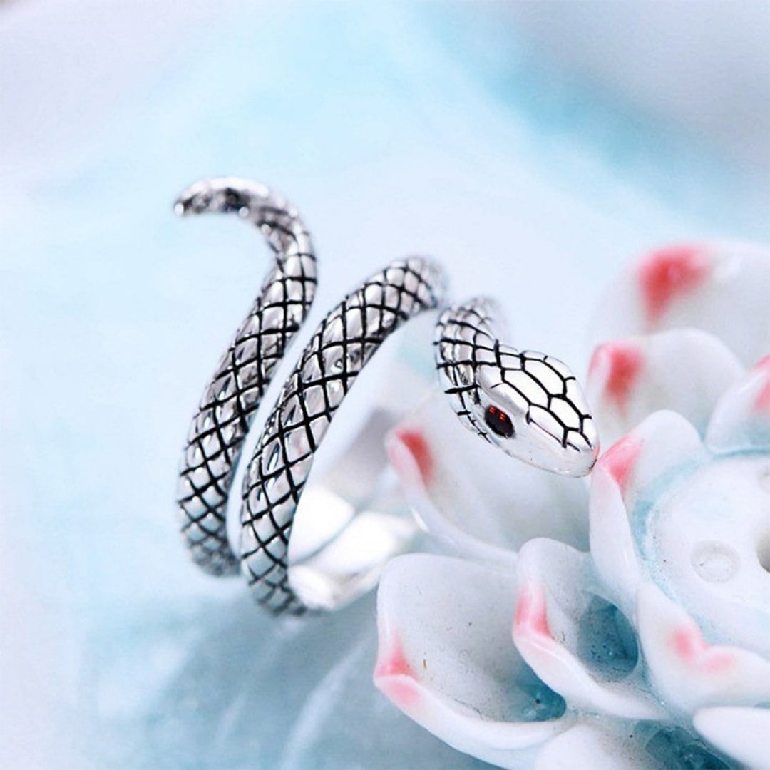 Rockyu 蛇形シルバーリング｜開口デザインの個性派ヴィンテージ指輪