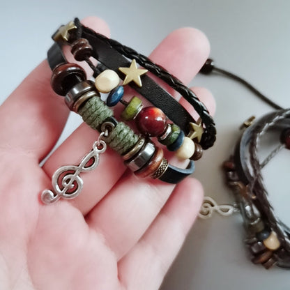 Rockyu メンズブレスレット 多重レザー 音符チャーム付き 編み込みバングル