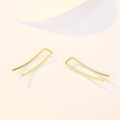 Rockyu レディースイヤーカフ ノンホールピアス カーブデザイン シルバー＆ゴールド 凹凸模様 手作り風 アクセサリー