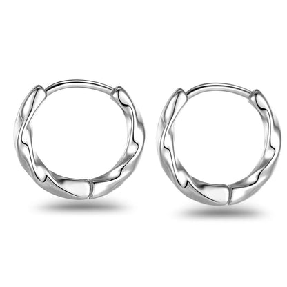 Rockyu ツイストフープピアス メンズ レディース兼用 ステンレス製 金属アレルギー対応 黒＆シルバー