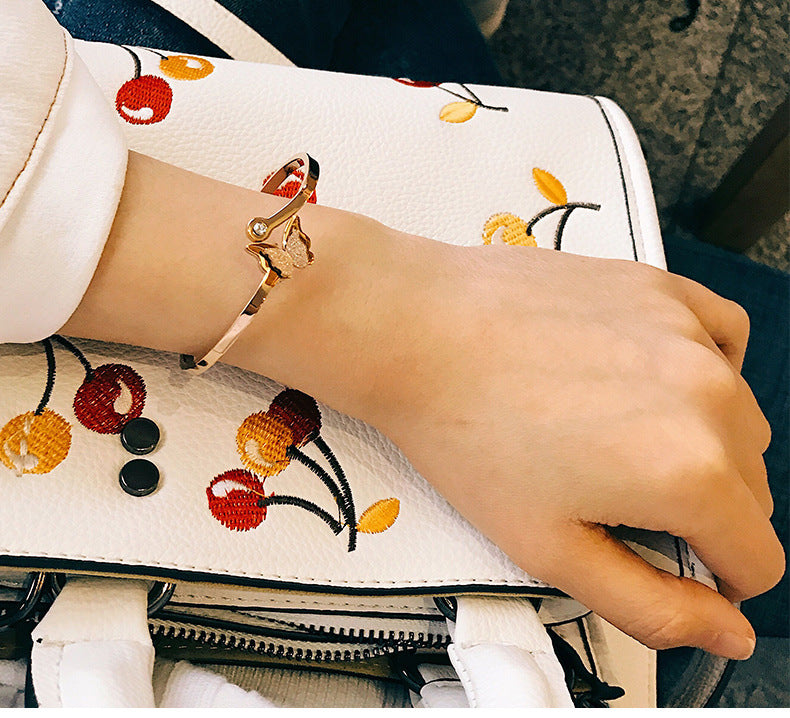 Rockyu ブレスレット レディース ピンクゴールド 蝶バングル ジルコニア付き チタン製 キラキラアクセサリー