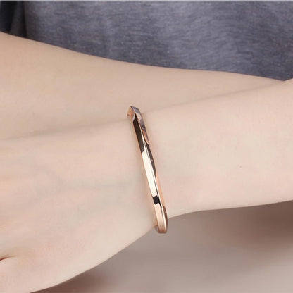 ペアバングル レディース メンズ ブラック チタンブレスレット シンプル アンティーク風 ファッションアクセサリー