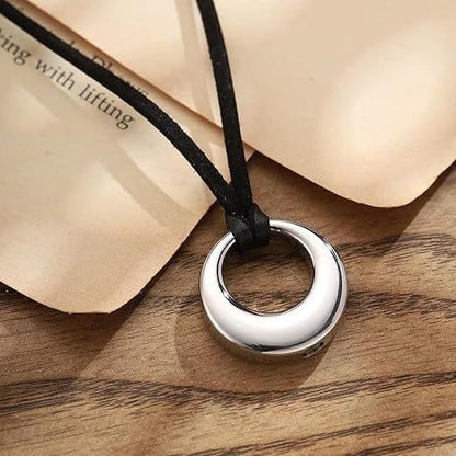 Rockyu メモリアルネックレス メンズ レディース 円形 ステンレス製 遺骨ペンダント シルバー＆ブラック 香水瓶型 お守り 追悼アクセサリー