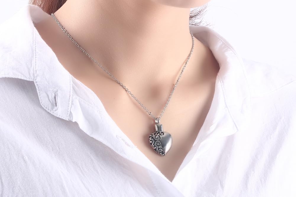 Rockyu メモリアルハートネックレス ステンレス製 アンティーク調