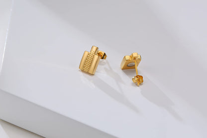 Rockyu ピアス メンズ チタン製 四角形 揺れるデザイン 黒＆ゴールド シルバー 磁気ゲルマニウム加工