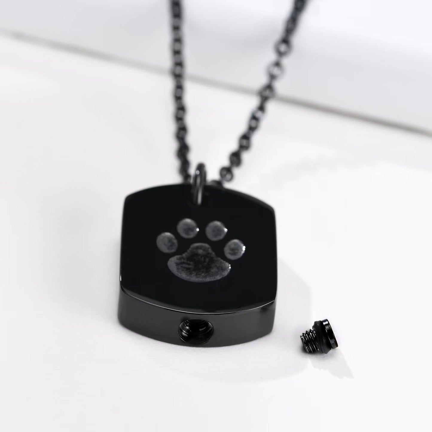 Rockyu ネックレス メンズ シルバー チェーン 手元供養 肉球ペンダント チタン素材 誕生日やパーティー ギフトにも