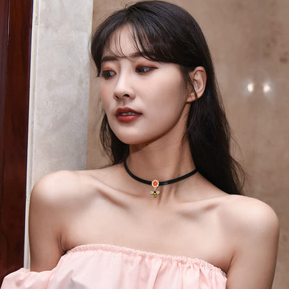 Rockyu チョーカー レディース 黒 レザー 蜜蜂 フラワー ジルコニア ペンダント