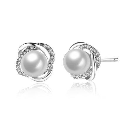 【プラチナ仕上げ】フェイクパール × ジルコン スタッドピアス｜大人の輝きと可憐さを纏うデザイン
