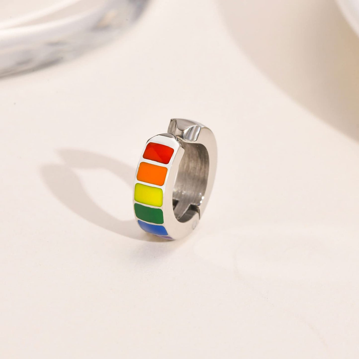 Rockyu ピアス メンズ レインボーフープ ステンレス製 エナメルカラー 虹イヤリング 金属アレルギー対応