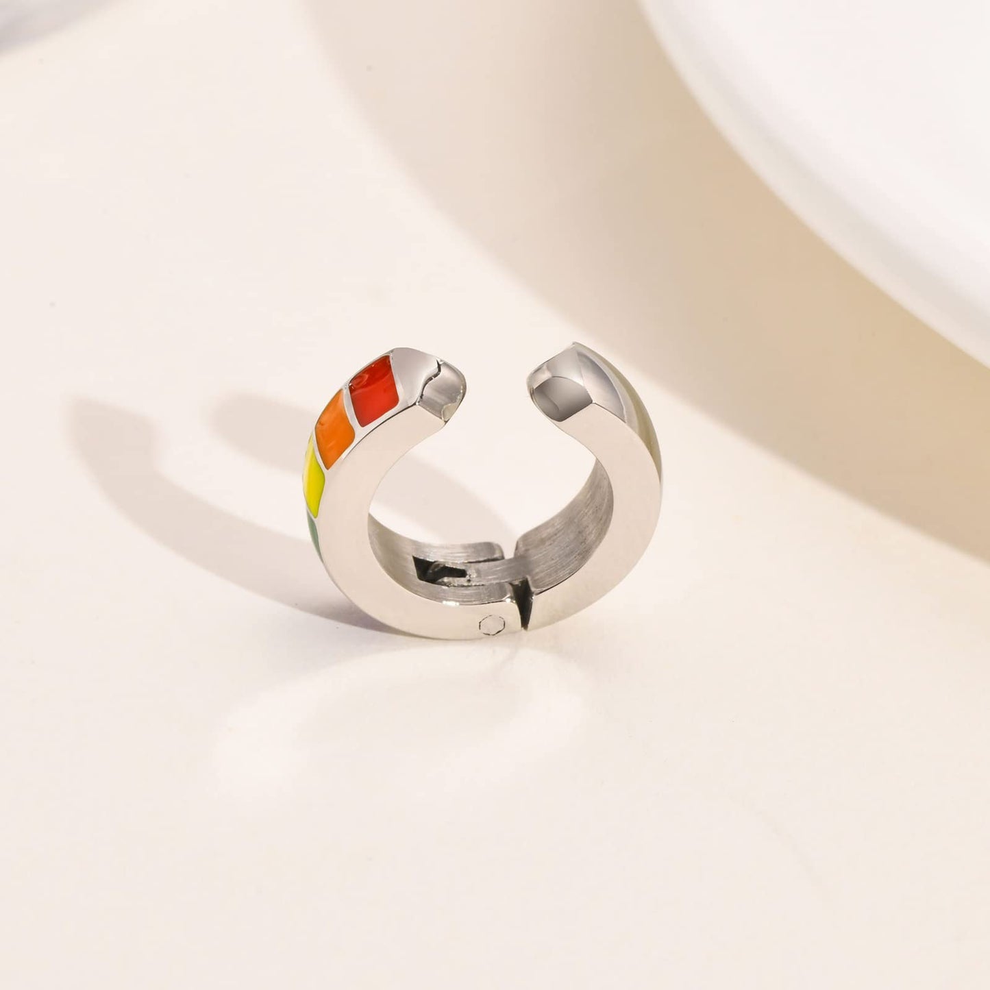 Rockyu ピアス メンズ レインボーフープ ステンレス製 エナメルカラー 虹イヤリング 金属アレルギー対応