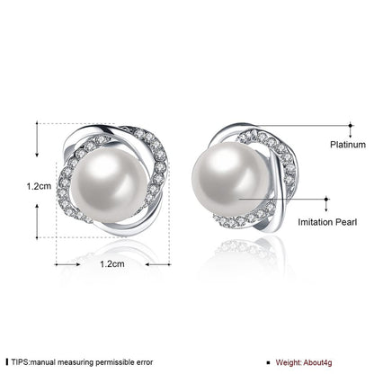 【プラチナ仕上げ】フェイクパール × ジルコン スタッドピアス｜大人の輝きと可憐さを纏うデザイン