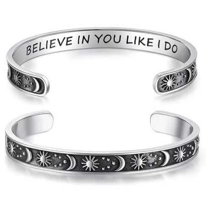 Rockyu フリーサイズ ステンレス バングル ブレスレット メンズ レディース ペア対応 刻印入り おしゃれシンプルデザイン