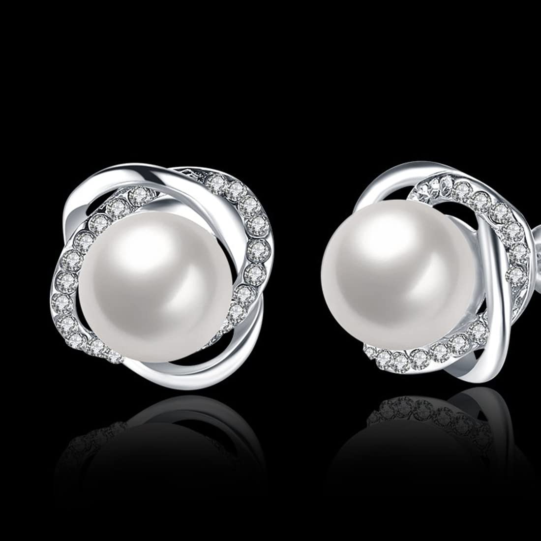【プラチナ仕上げ】フェイクパール × ジルコン スタッドピアス｜大人の輝きと可憐さを纏うデザイン