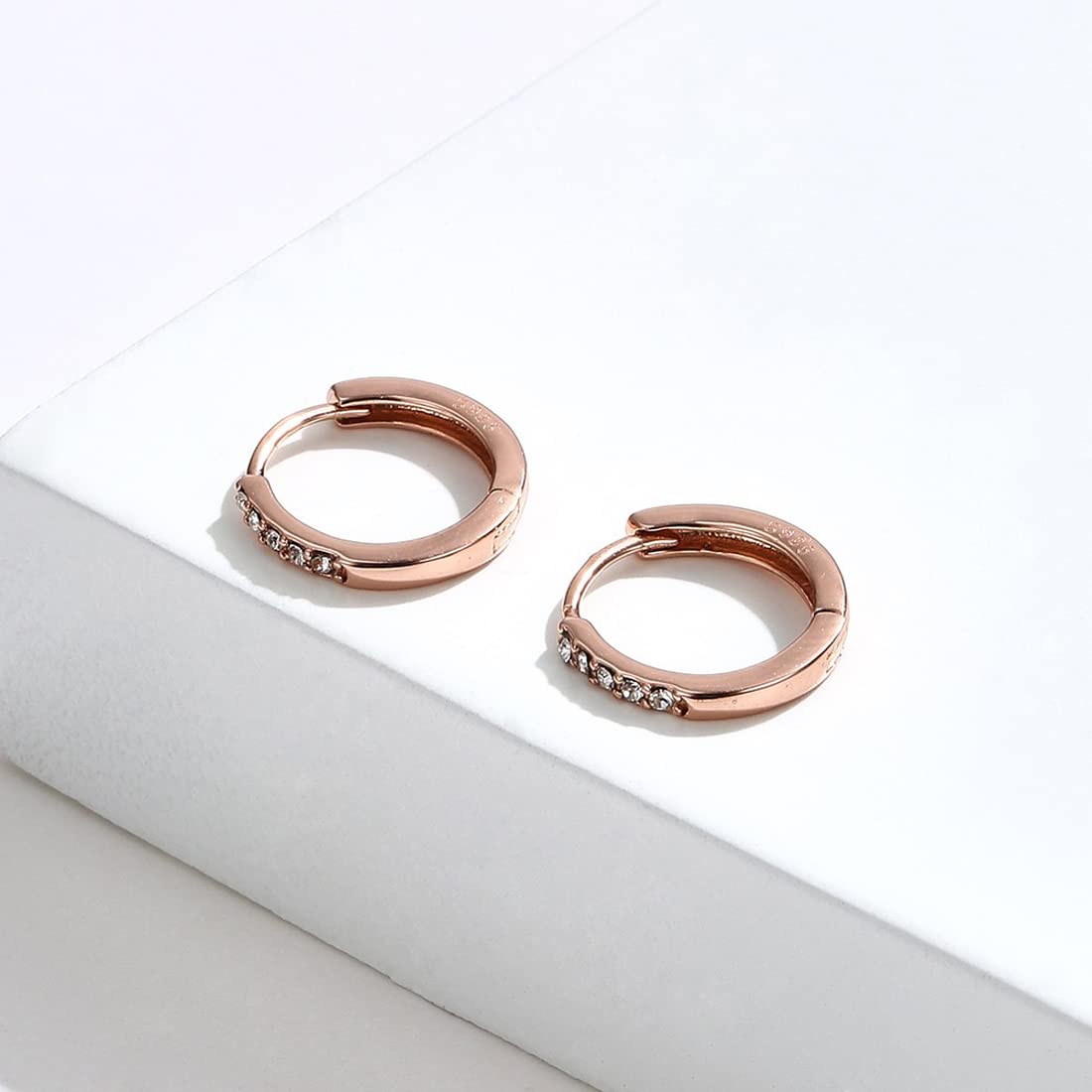 Rockyu シルバー925製 ピンクゴールドフープピアス レディース 五粒ジルコニア付き