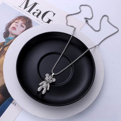 Rockyu 小熊ペンダントネックレス パヴェストーンデザイン ロングチェーン 冷淡スタイル