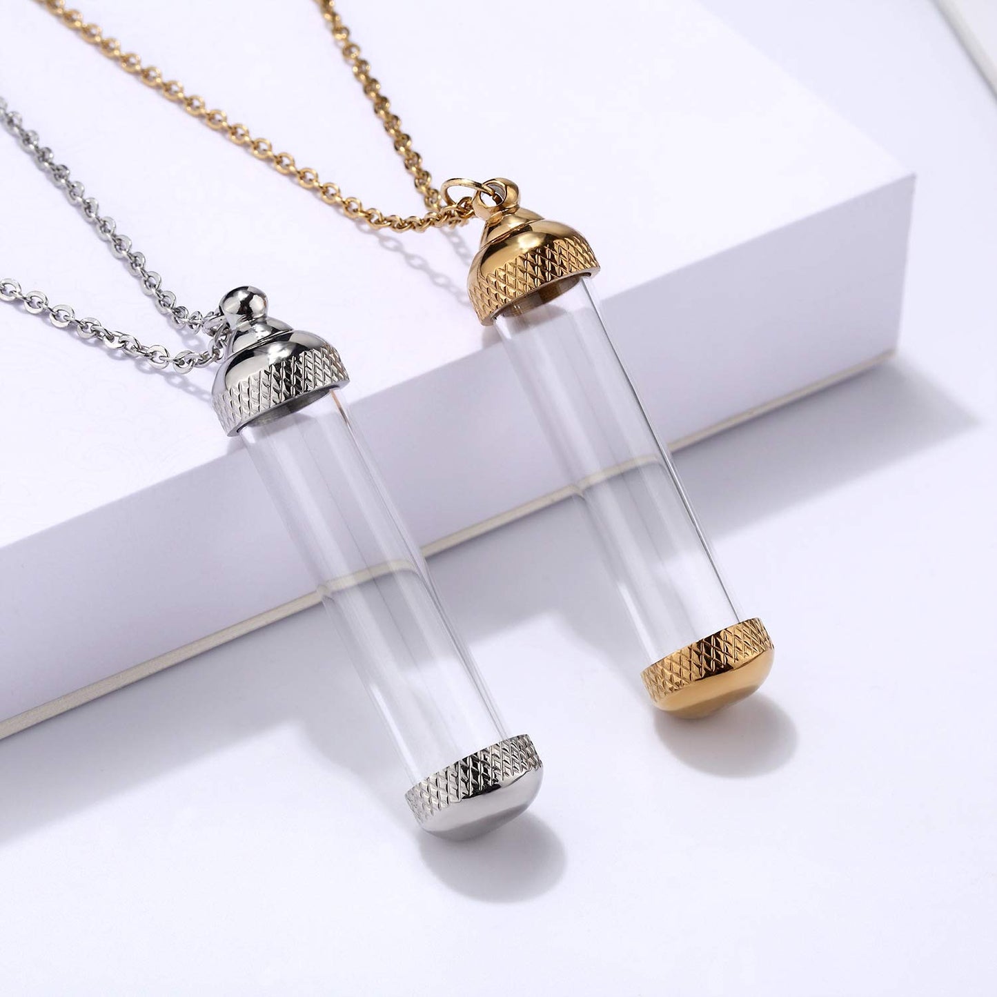 Rockyu メモリアルネックレス 遺骨ペンダント チタンとガラス製 男女兼用 想いを繋ぐアクセサリー