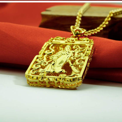 Rockyu メンズネックレス ゴールド 18金メッキ ペンダント 関公モチーフ プレートデザイン お守り風アクセサリー