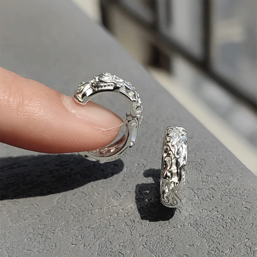 Rockyu メンズ フェイクピアス 貔貅モチーフ シルバー 透かし彫り ステンレス製 ノンホールタイプ