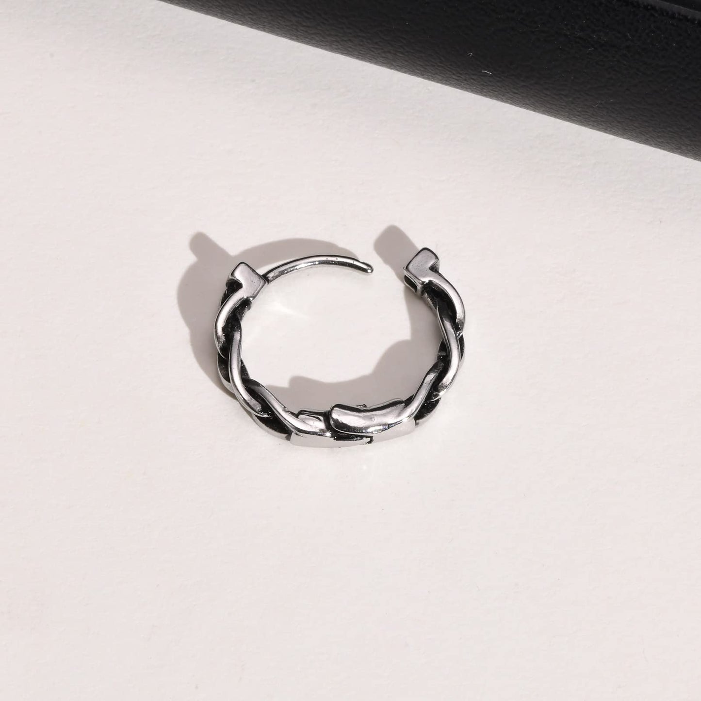 Rockyu メンズ ピアス シルバー ツイストデザイン フープピアス ステンレス鋼 金属アレルギー対応