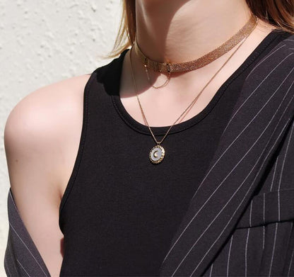 三日月ネックレス｜Rockyu レディース ゴールド ペンダント 上品ムーンデザイン