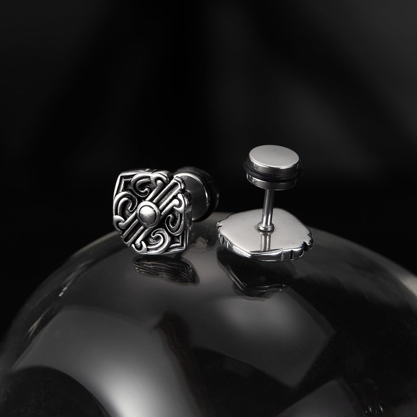 Rockyu ピアス メンズ ステンレス 片耳 四角モチーフ 彫刻風フラワーパターン ヴィンテージ調 アレルギー対応