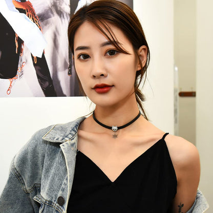 Rockyu チョーカー レディース 黒 レザー 猫 ジルコニア 雪華ペンダント