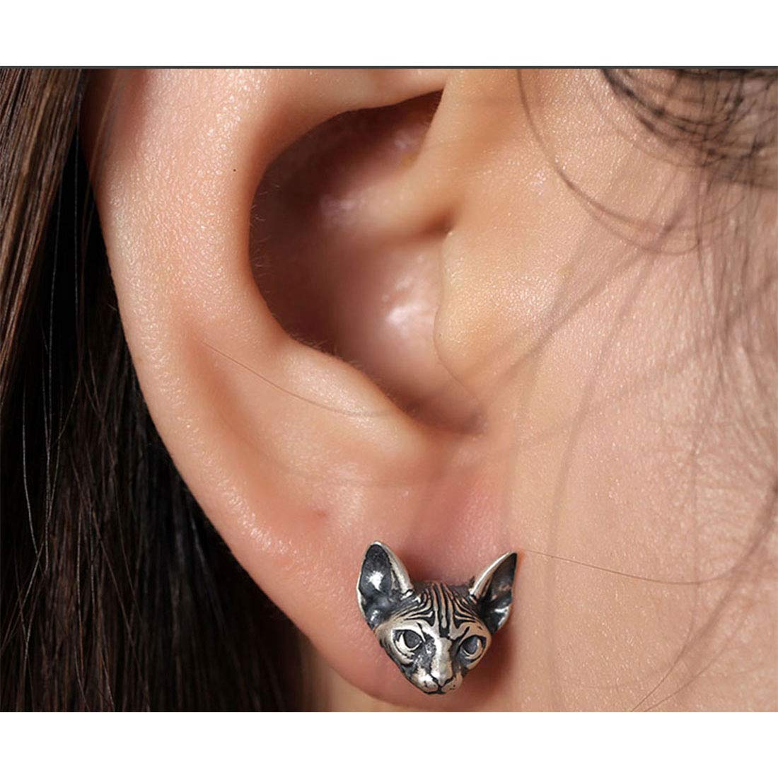 Rockyu スフィンクスキャット925シルバーピアス – 猫耳で魅了する個性派ジュエリー