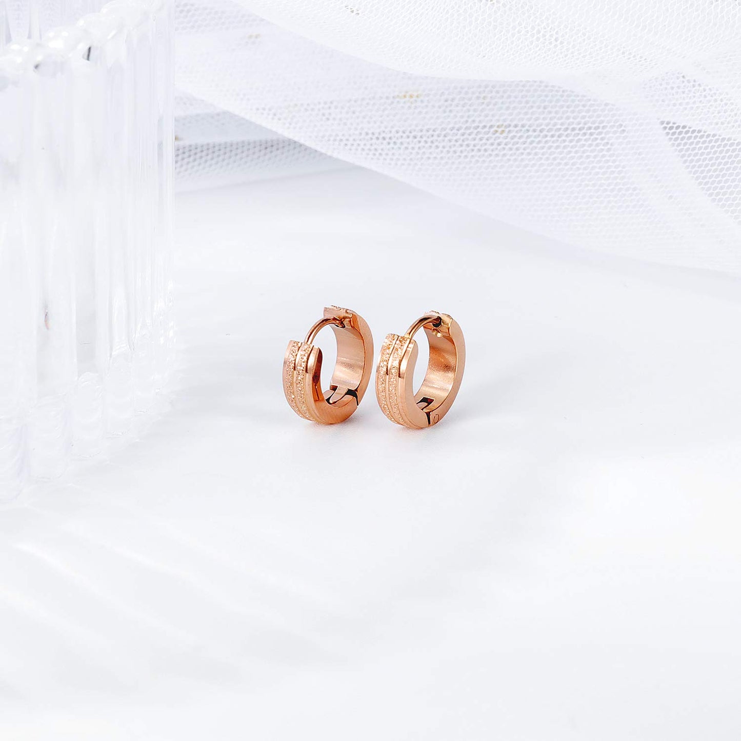 Rockyu ピンクゴールド フープピアス レディース チタン製 シンプル 18Kメッキ