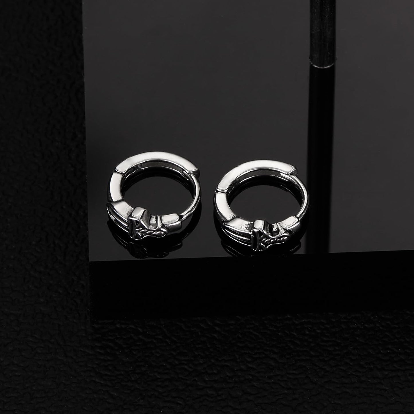 Rockyu ピアス メンズ ステンレス 片耳 剣モチーフ フープ型 シルバー アレルギー対応